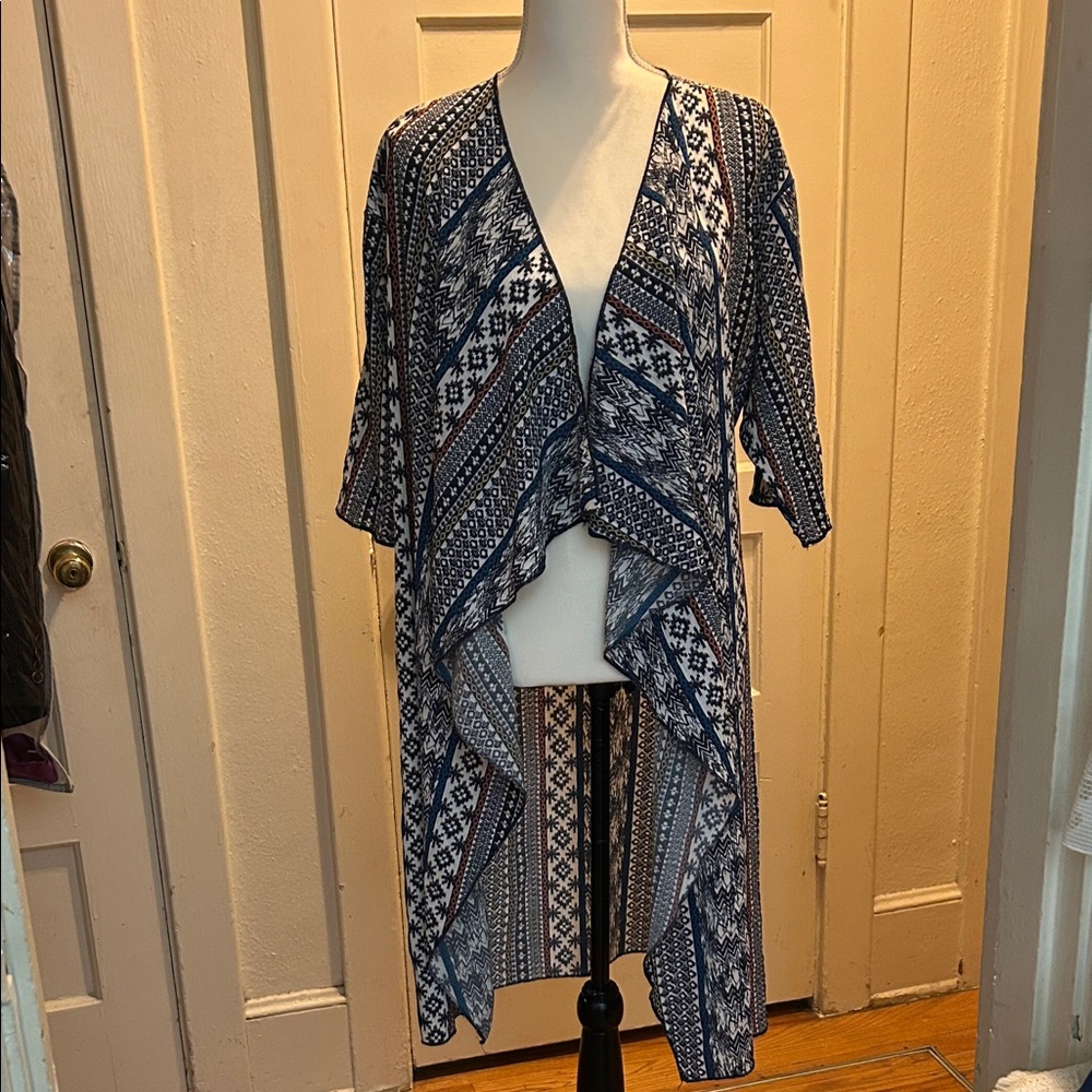 LuLaRoe Geometric Open Front Cardigan in Blue and White